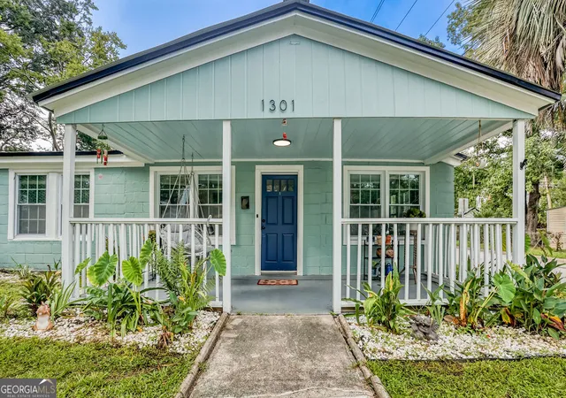 Photo 1 of Single family home for sale at 1301 Se 36th Street, Savannah, GA 31404 | MLS# 10844327 | Listing updated on 2026-09-11