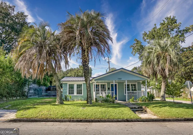 Photo 2 of Single family home for sale at 1301 Se 36th Street, Savannah, GA 31404 | MLS# 10844327 | Listing updated on 2026-09-11