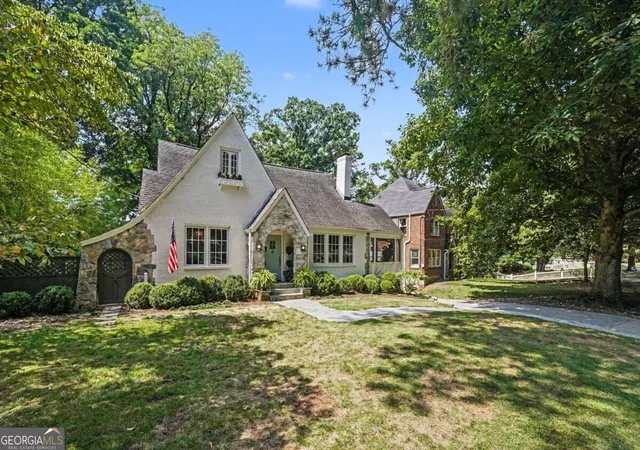 Photo 2 of Single family home for sale at 1704 N Rock Springs Rd Ne, Atlanta, GA 30324 | MLS# 10849102 | Listing updated on 2026-09-28