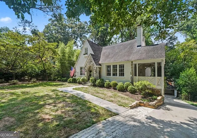 Photo 3 of Single family home for sale at 1704 N Rock Springs Rd Ne, Atlanta, GA 30324 | MLS# 10849102 | Listing updated on 2026-09-28