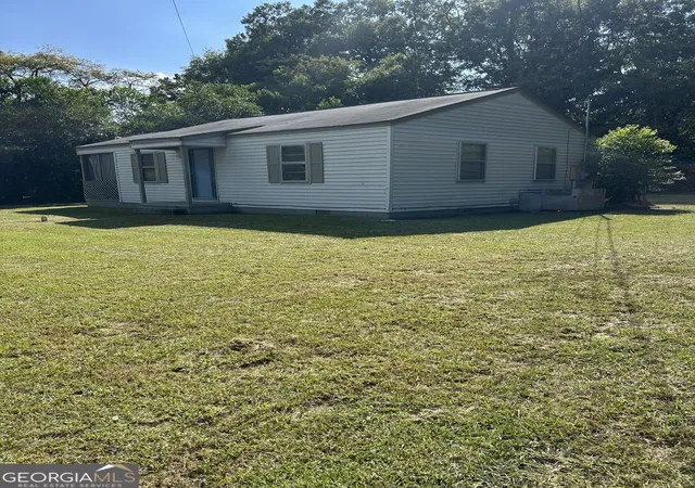 Photo 3 of Single family home for sale at 501 Camellia Cir, Warner Robins, GA 31093 | MLS# 10849756 | Listing updated on 2026-09-20