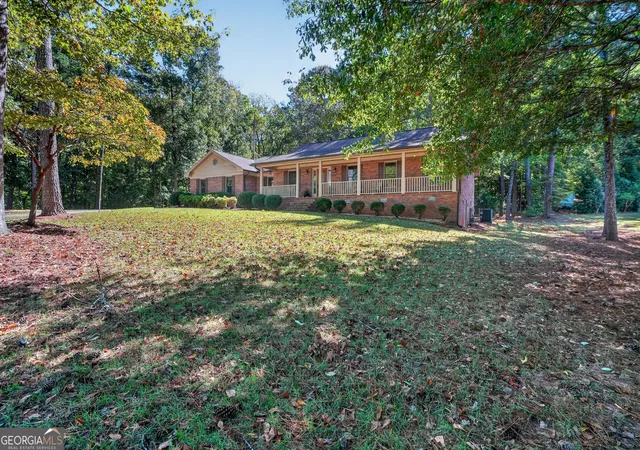 Photo 2 of Single family home for sale at 340 Country Side Dr, Mcdonough, GA 30252 | MLS# 10873120 | Listing updated on 2026-10-31