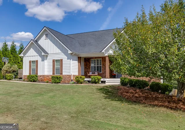 Photo 2 of Single family home for sale at 363 Durham Dr, Hoschton, GA 30548 | MLS# 10842802 | Listing updated on 2026-09-10