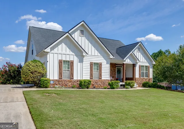 Photo 2 of Single family home for sale at 363 Durham Dr, Hoschton, GA 30548 | MLS# 10842802 | Listing updated on 2026-09-10