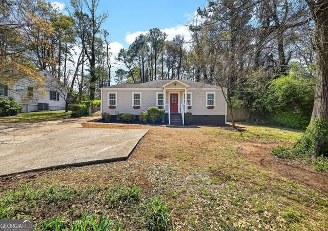 Photo 2 of Single family home for sale at 955 Columbia Dr, Decatur, GA 30030 | MLS# 10848261 | Listing updated on 2026-09-23