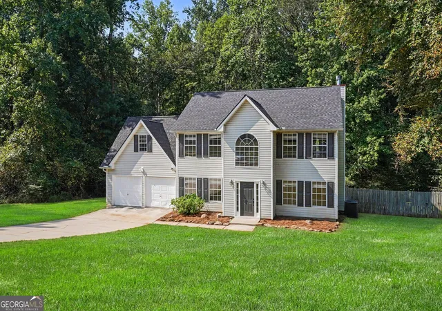 Photo 3 of Single family home for sale at 420 Callaway Ln, Mcdonough, GA 30252 | MLS# 10841442 | Listing updated on 2026-09-09