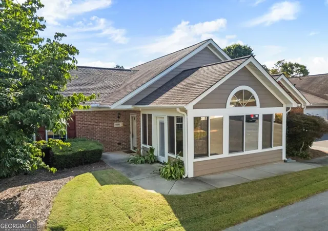 Photo 2 of Sale Pending at 4476 Orchard Tr, Roswell, GA 30076 | MLS# 10840433 | Listing updated on 2026-09-16