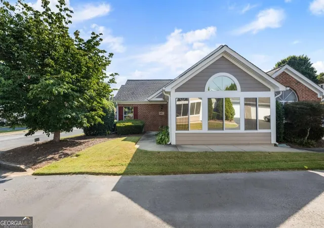 Photo 3 of Sale Pending at 4476 Orchard Tr, Roswell, GA 30076 | MLS# 10840433 | Listing updated on 2026-09-16