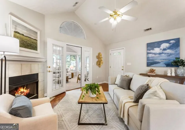Photo 3 of Sale Pending at 4476 Orchard Tr, Roswell, GA 30076 | MLS# 10840433 | Listing updated on 2026-09-16