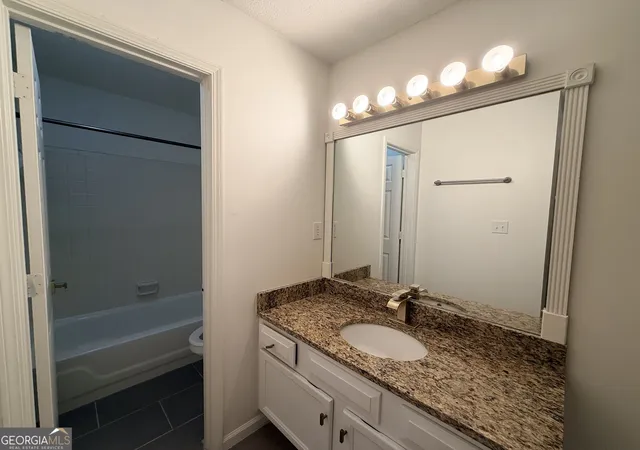 Listing Photo 2 - Condo for sale in building located at 24216 Plantation Dr NE, Atlanta, GA 30324 - Unit # 216