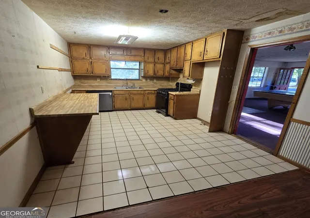 Photo 3 of Single family home for sale at 65 Trace Dr, Stockbridge, GA 30281 | MLS# 10846260 | Listing updated on 2026-10-10