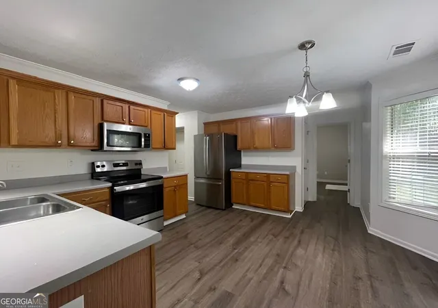Photo 3 of Single family home for sale at 135 Woodson Ct, Stockbridge, GA 30281 | MLS# 10845372 | Listing updated on 2026-09-28