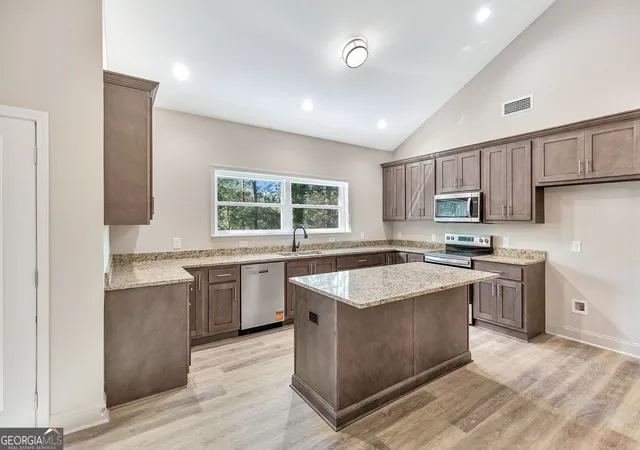 Photo 3 of Single family home for sale at 309 Kari Ln, Anderson, SC 29626 | MLS# 10840716 | Listing updated on 2026-09-18