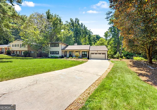 Photo 3 of Single family home for sale at 747 Starlight Ct, Atlanta, GA 30342 | MLS# 10837567 | Listing updated on 2026-09-24