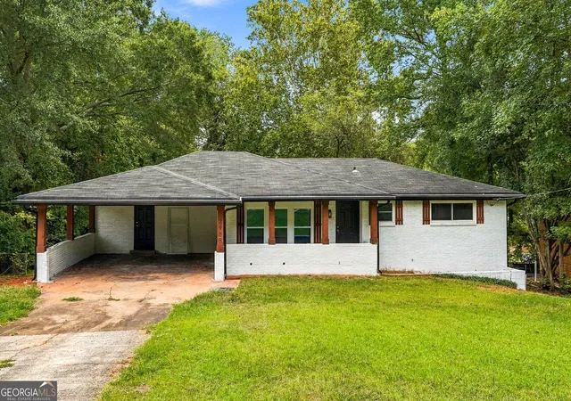 Photo 2 of Single family home for sale at 2988 Valley Ridge Dr, Decatur, GA 30032 | MLS# 10852704 | Listing updated on 2026-09-24