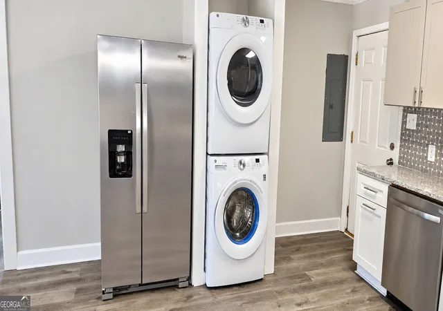 Photo 3 of Single family home for sale at 2911 Macon Dr Sw, Atlanta, GA 30354 | MLS# 10823116 | Listing updated on 2026-10-25