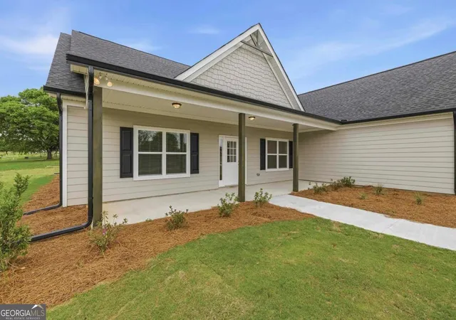 Photo 3 of Single family home for sale at 1000 Shoreline Dr, Madison, GA 30650 | MLS# 10757933 | Listing updated on 2026-09-22