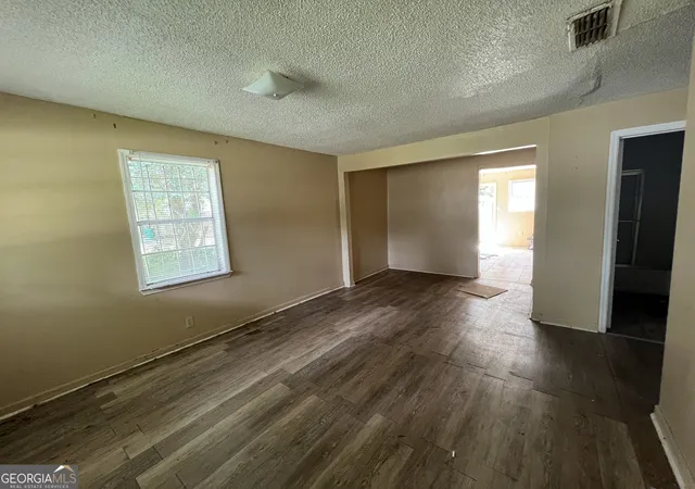 Photo 3 of Single family home for sale at 612 Zackery Ave, Albany, GA 31701 | MLS# 10839463 | Listing updated on 2026-09-17