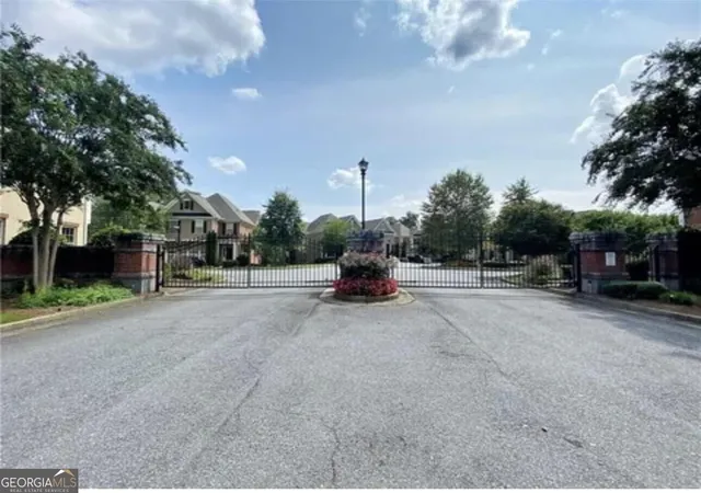 Photo 4 of Townhouse for sale at 7210 Glisten Ave #102, Sandy Springs, GA 30328 | MLS# 10880726 | Listing updated on 2026-10-28
