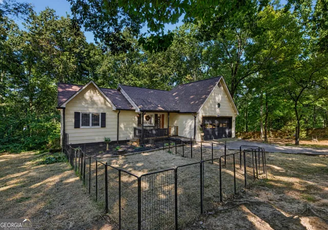 Photo 2 of Single family home for sale at 299 Washboard Rd, Cleveland, GA 30528 | MLS# 10844137 | Listing updated on 2026-09-11