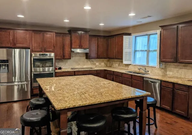 Photo 3 of Single family home for sale at 4083 Roberts Crst Dr, Suwanee, GA 30024 | MLS# 10845116 | Listing updated on 2026-10-10