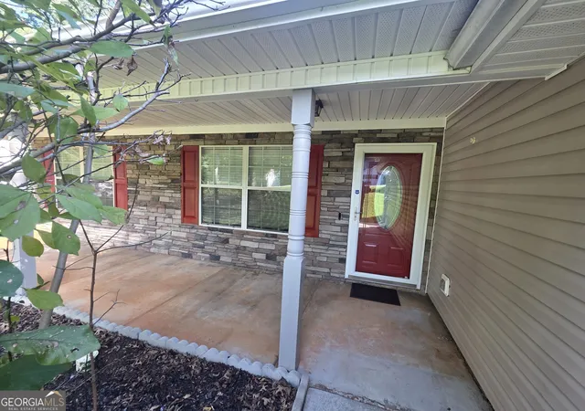 Photo 2 of Sale Pending at 358 Autumn Ridge Trl, Gray, GA 31032 | MLS# 10845337 | Listing updated on 2026-09-25