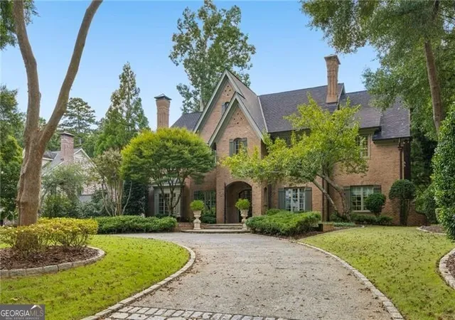 Photo 3 of Mansion for sale at 3874 Vermont Rd Ne, Atlanta, GA 30319 | MLS# 10844377 | Listing updated on 2026-09-25