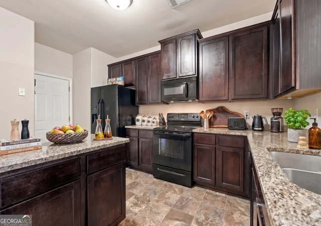 Photo 3 of Single family home for sale at 265 Se Swem, Mcdonough, GA 30253 | MLS# 10798539 | Listing updated on 2026-10-29