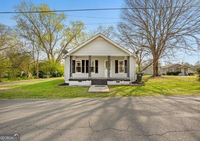 Photo 1 of Sale Pending at 605 Thornton St, Lafayette, GA 30728 | MLS# 10851681 | Listing updated on 2026-10-02