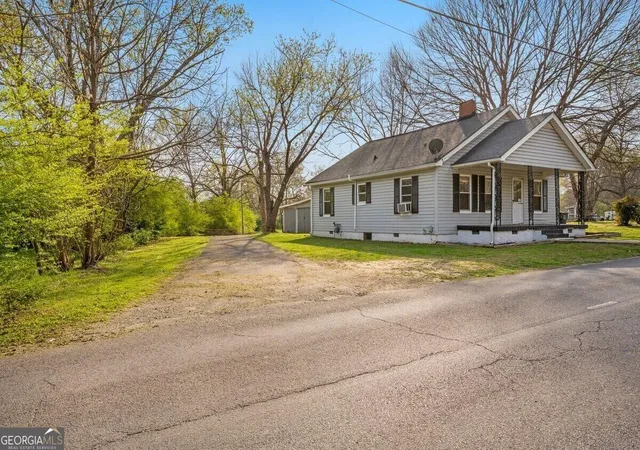 Photo 3 of Sale Pending at 605 Thornton St, Lafayette, GA 30728 | MLS# 10851681 | Listing updated on 2026-10-02