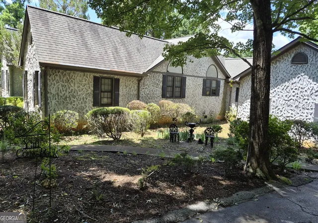 Photo 2 of Sale Pending at 225 Winding Stair Rd, Clarkesville, GA 30523 | MLS# 10840989 | Listing updated on 2026-09-23