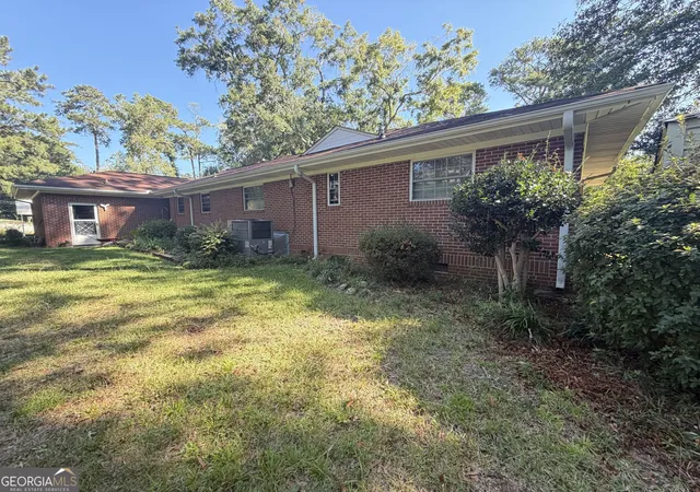 Photo 4 of Single family home for sale at 216 Forrest Ave, Thomaston, GA 30286 | MLS# 10849072 | Listing updated on 2026-10-02
