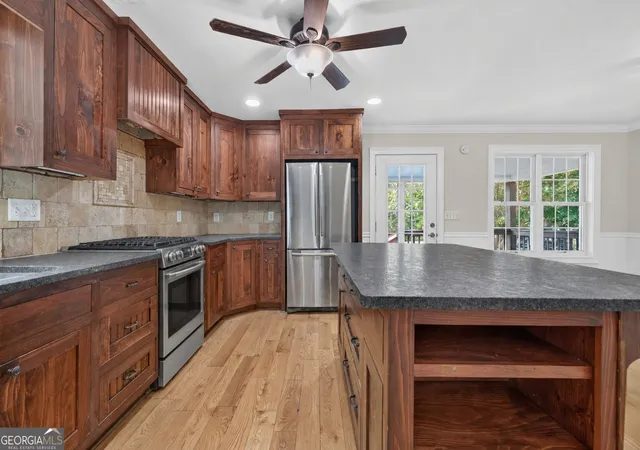 Photo 3 of Single family home for sale at 406 Vineyard Rd, Griffin, GA 30223 | MLS# 10851876 | Listing updated on 2026-10-08
