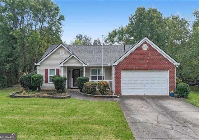 Photo 1 of Single family home for sale at 33 Glenabbey Dr Nw, Cartersville, GA 30120 | MLS# 10852511 | Listing updated on 2026-10-08