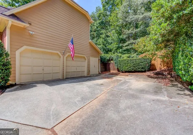 Photo 3 of Single family home for sale at 775 Woodrow Dr, Lawrenceville, GA 30043 | MLS# 10852632 | Listing updated on 2026-10-08