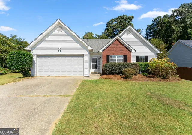 Photo 1 of Sale Pending at 302 Shenandoah Cir, Winder, GA 30680 | MLS# 10844050 | Listing updated on 2026-09-14