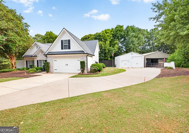 Photo 2 of Single family home for sale at 82 Flintstone Rd, Jefferson, GA 30549 | MLS# 10839957 | Listing updated on 2026-09-07