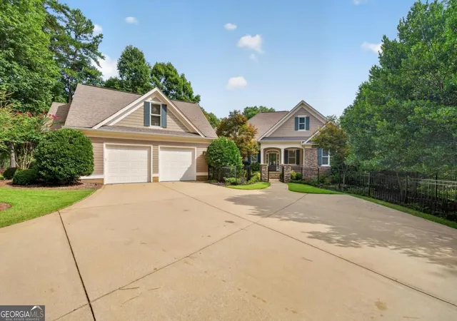 Photo 1 of Mansion for sale at 1050 Dejarnet Pl, Greensboro, GA 30642 | MLS# 10839032 | Listing updated on 2026-09-17