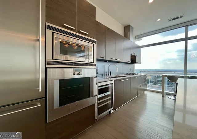 Photo 2 of Condo for sale at 45 Ivan Allen Jr Blvd Nw #2105, Atlanta, GA 30308 | MLS# 10835011 | Listing updated on 2026-09-18
