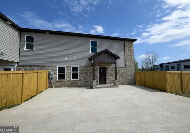 Photo 1 of Townhouse for sale at 252 Beau Claire Cir, Byron, GA 31008 | MLS# 10844482 | Listing updated on 2026-09-11