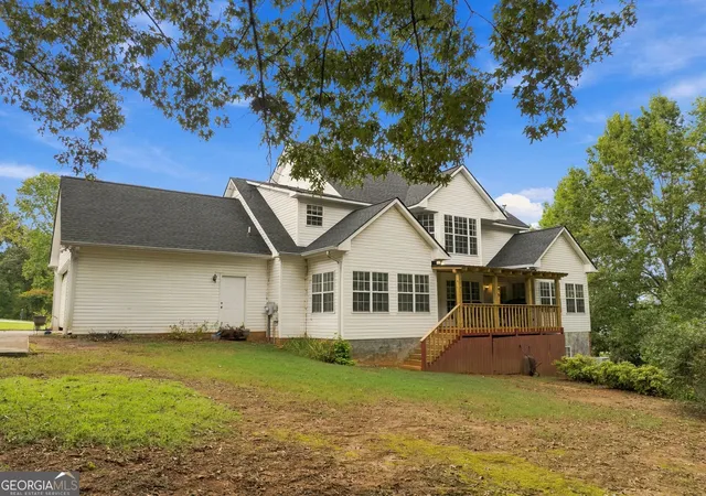 Photo 3 of Single family home for sale at 241 Meadow Lakes Blvd, Cedartown, GA 30125 | MLS# 10852890 | Listing updated on 2026-10-17