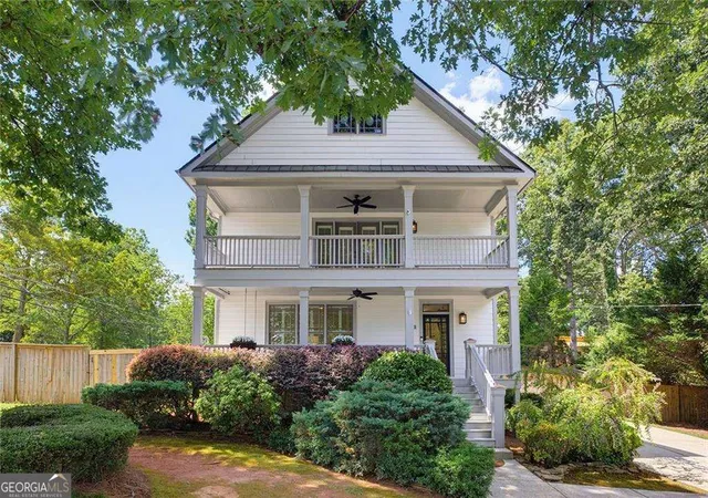 Photo 2 of Single family home for sale at 2009 Delphine Dr, Decatur, GA 30032 | MLS# 10839081 | Listing updated on 2026-09-17