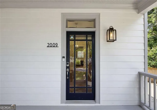 Photo 3 of Single family home for sale at 2009 Delphine Dr, Decatur, GA 30032 | MLS# 10839081 | Listing updated on 2026-09-17