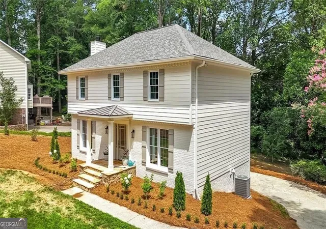 Photo 3 of Single family home for sale at 4587 Gilhams Rd Ne, Roswell, GA 30075 | MLS# 10839012 | Listing updated on 2026-09-29