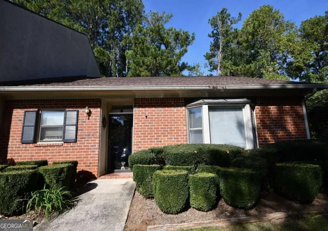 Listing Photo 2 - Condo for sale in building located at 250 Cleveland Rd, Bogart, GA 30622 - Unit #245
