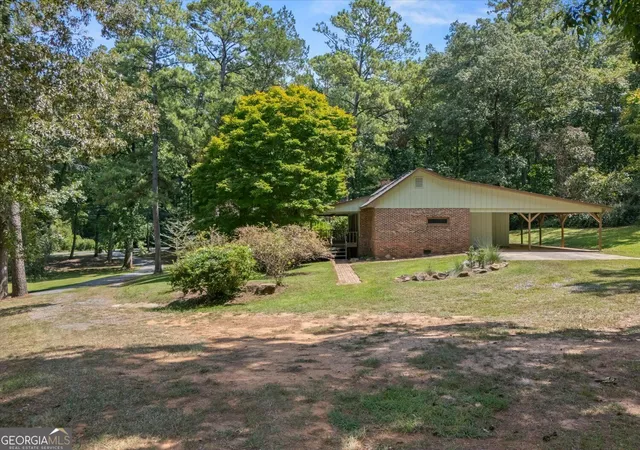 Photo 3 of Single family home for sale at 1068 Lamar Rd, Macon, GA 31210 | MLS# 10843846 | Listing updated on 2026-09-11