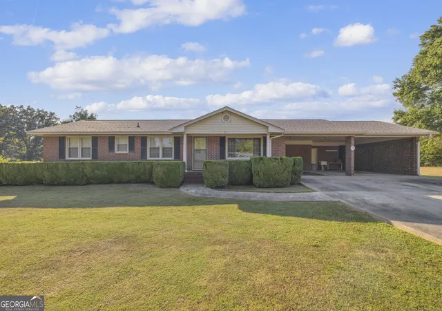 Photo 1 of Single family home for sale at 61 Farris Rd, Hartwell, GA 30643 | MLS# 10841964 | Listing updated on 2026-09-08