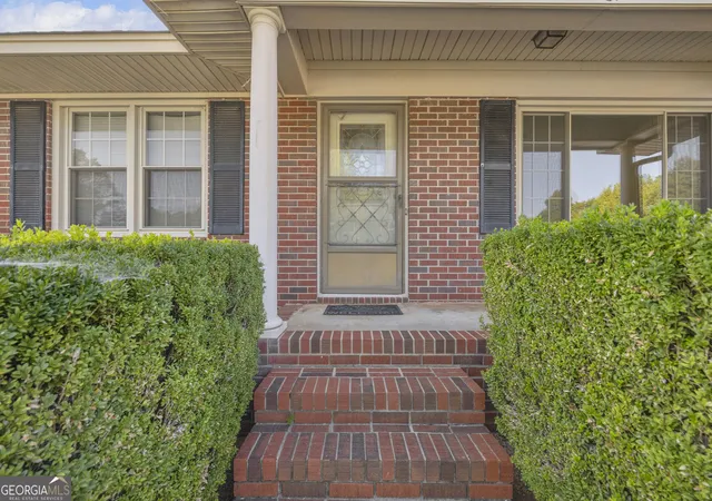 Photo 2 of Single family home for sale at 61 Farris Rd, Hartwell, GA 30643 | MLS# 10841964 | Listing updated on 2026-09-08