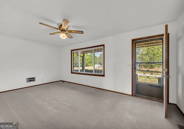 Photo 3 of Single family home for sale at 61 Farris Rd, Hartwell, GA 30643 | MLS# 10841964 | Listing updated on 2026-09-08
