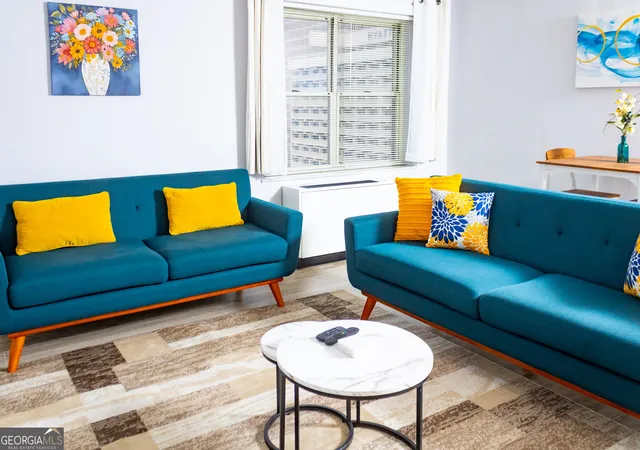 Photo 3 of Condo for sale at 300 W Peachtree St 21 J, Atlanta, GA 30308 | MLS# 10839902 | Listing updated on 2026-09-18